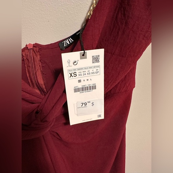 Red romper with gold chain straps - Picture 5 of 14